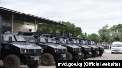 Бронированные полицейские автомобили, подаренные Китаем Кыргызстану. Бишкек. 3 июня 2019 года.
