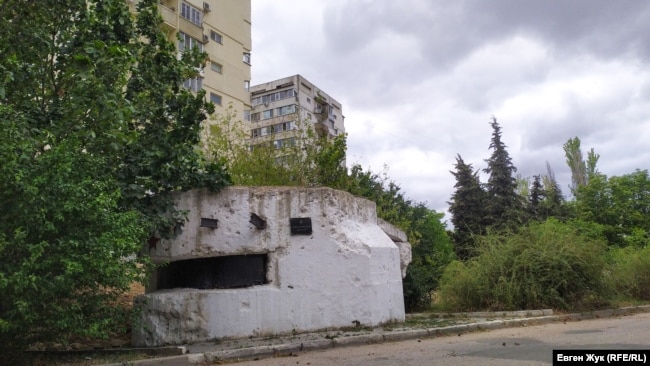 Артиллерийский ДОТ №31 на проспекте Генерала Острякова рядом с домом № 182