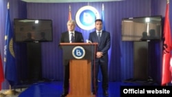Претседателот на Демократската Унија за Интеграција на работна средба во седиштето на ДУИ во Тетово, го пречека лидерот на СДСМ, Зоран Заев.