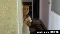 Нурислам, пятый ребенок в семье матери-одиночки Гульбахиры Бектуровой. Шымкент, 13 августа 2016 года.