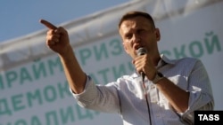 Алексей Навальный на митинге в Новосибирске