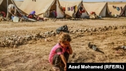 طفلة أيزيدية في مخيم للنازحين في السليمانية
