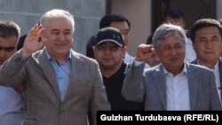 Омурбек Текебаев и Дуйшонкул Чотонов.