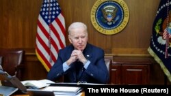 U.S. President Joe Biden hopes to push U.S. allies on a possible Russian oil ban amid Moscow's invasion of Ukraine. (file photo)