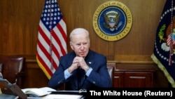 USA – U.S. President Joe Biden speaks on the phone with Russia's President Vladimir Putin. Thurmont, Maryland, U.S., February 12, 2022