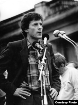 Алексей Ковалев на митинге, 1988 год