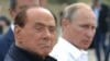 Сильвио Берлускони и Владимир Путин в Херсонесе в аннексированном РФ Крыму в сентябре 2015 года