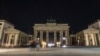 Бранденбургские ворота в Берлине с отключенной подсветкой