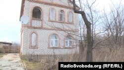 Будинок у Сторожевому, в якому жив Сергій Дубинський