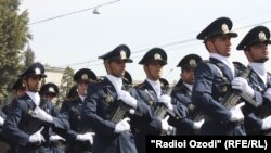 Тәжікстан тәуелсіздігіне арналған парад. Душанбе, 9 қыркүйек 2011 жыл.