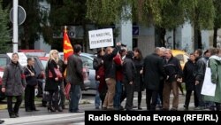 Архивска фотографија- протест на стечајците пред Владата на РМ.