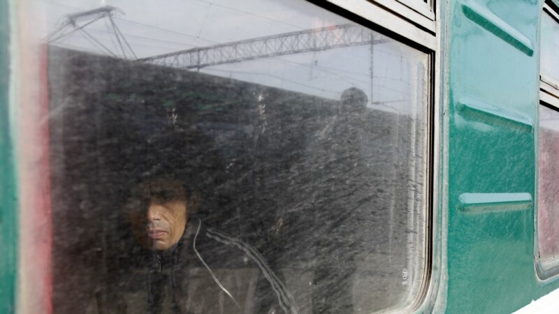 Минстрой России планирует завозить мигрантов из Узбекистана поездами транзитом через Казахстан
