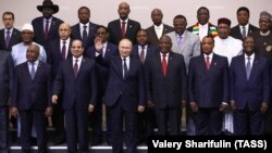 Ruski predsednik Vladimir Putin s liderima afričkih zemalja na samitu Rusija-Afrika, Soči, 24. oktobar 2019.