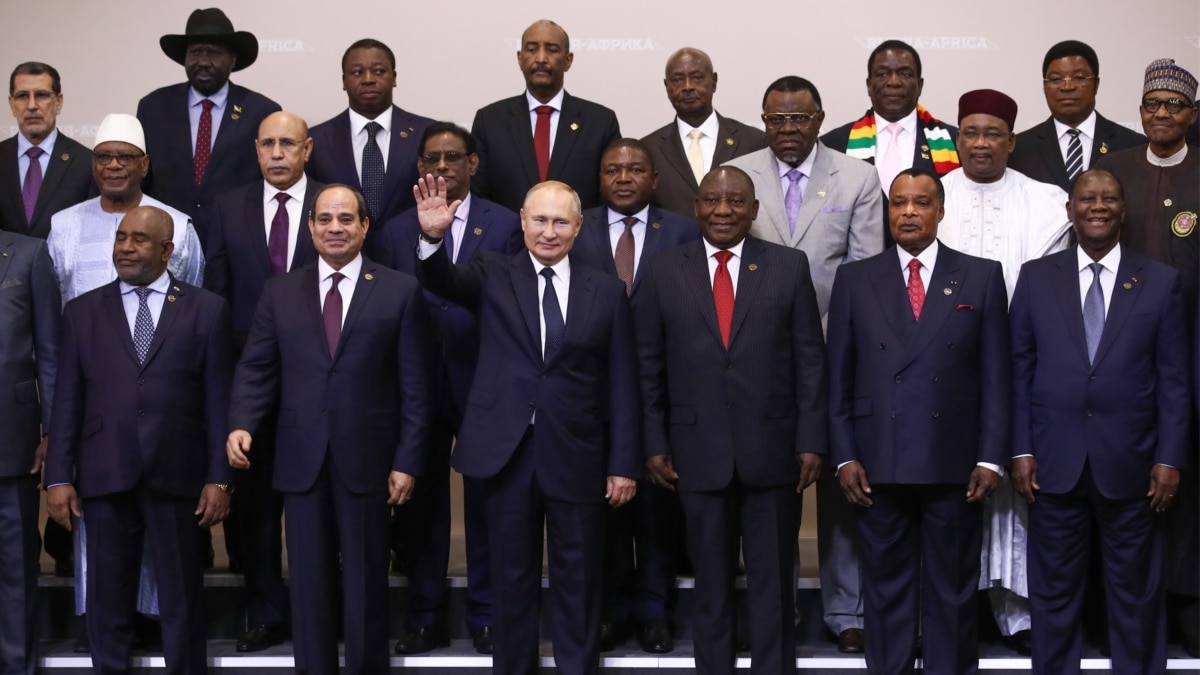 Путин губи Запада, но не се отказва от Африка. Засега