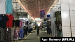 Базар іші. Алматы, 3 маусым 2020 жыл. Көрнекі сурет       