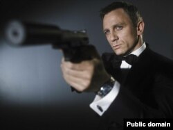 Daniel Craig