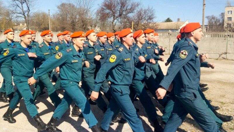 Спасатели провели подготовку к «Параду Победы» на аэродроме в Керчи (+фото)