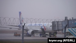 Когда на аэропорт Симферополя садится туман (фотогалерея)