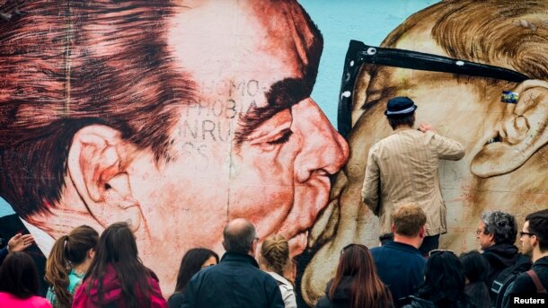 Muralja në Murin e Berlinit