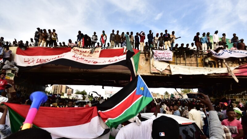 Суданда эл армияга каршы толкуду