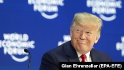 Президент США Дональд Трамп перебуває за межами США, на зустрічі Всесвітнього економічного форуму, Давос, Швейцарія, 21 січня 2020 року
