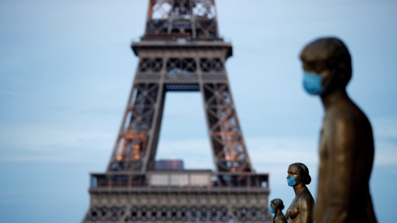 Kulla Eiffel rihapet pas mbylljes rekorde
