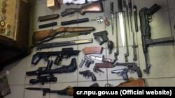 Сховище зі зброєю і наркотиками в Миколаївській області