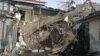 Ще одна жителька Одеси виявилась заблокованою у власній квартирі – дерево впало на стару домівку й перегородило вихід