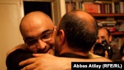 Azerbaijan -- Journalist Eynulla Fatullayev at home, Baku, 26May2011