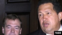 Dmitry Medvedev şi Hugo Chavez la Moscova