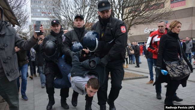 Policijska akcija protiv demonstranata na protestima na kojim su građani tražili istinu o smrti mladića Davida Dragičevića, 2018. godina