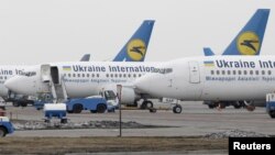 В числе аэропортов, в которых работают дочерние структуры Avia Solutions Group, – киевские Борисполь и Жуляны, а также аэропорты Одессы и Львова