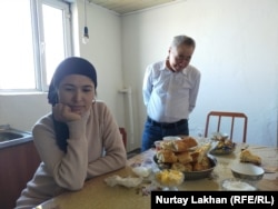 Турсынай Зияудун и Калмырза Халыкулы в своем доме в Алматинской области. Фото сделано 20 февраля 2020 года