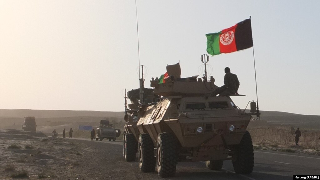 Afghan troops fight Taliban militants in Samangan. (file photo)