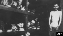 Нацистік концлагерь тұтқындарын совет әскері босатқан сәт. 27 қаңтар 1945 жыл. Көрнекі сурет