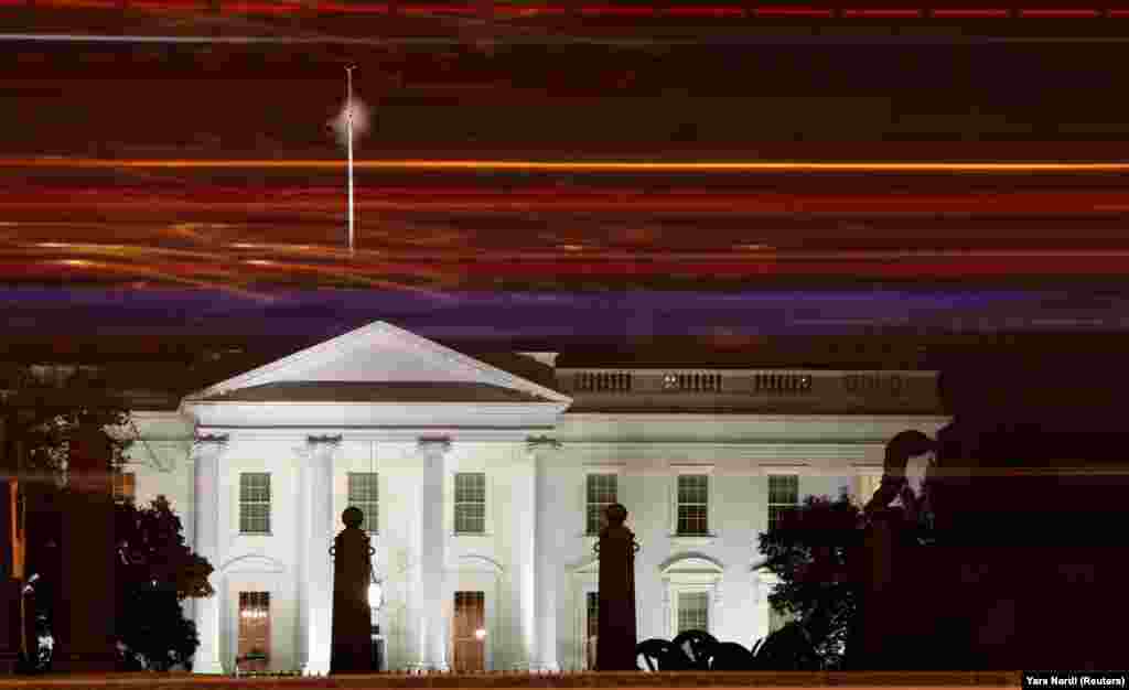 Белый дом (Вашингтон, США). Это резиденция президента США. Его построили между 1792 и 1800 годами. Стиль – неоклассика. Первым жильцом Белого дома стал второй президент США Джон Адамс