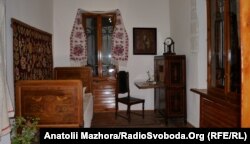 Кімната у маєтку поміщиків Ковалівських, де жив Григорій Сковорода