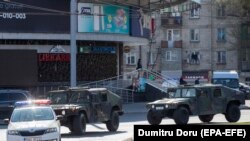 Armata patrulează pe străzile Chișinăului în carantină, 25 martie 2020