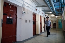 Activists say prison officials have not been letting independent monitors review their facilities. (file photo)
