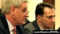 Carl Bildt și Radek Sikorski la Chișinău, în decembrie 2010