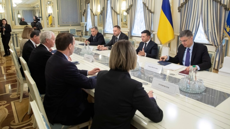 Senior U.S. Senators Meet Zelenskiy In Kyiv, Reaffirm Bipartisan Backing For Ukraine
