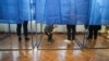 Під час голосування на виборах президента України на одній з виборчих дільниць у Києві, 31 березня 2019 року