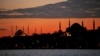 Стамбул. Вид на Голубую месеть и мечеть Айя-София через залив Золотой Рог