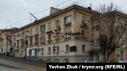 Дом по улице Адмирала Октябрьского, 8