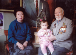 Светлана Балабанова с дочкой и отцом