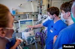 Një spital në Hamburg i pajisur me sistem respirator për pacientët e infektuar me COVID-19.v