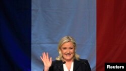 Marine Le Pen balansira na obično uspješnoj populističkoj matrici