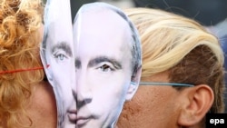 Акции протеста против дискриминации прав ЛГБТ в России
