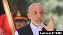 Presidenti Karzai gjatë konferencës për shtyp në Kabul