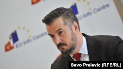 Ne misli da je bilo šta sporno u činjenici da obavlja više državnih funkcija: Aleksandar Andrija Pejović